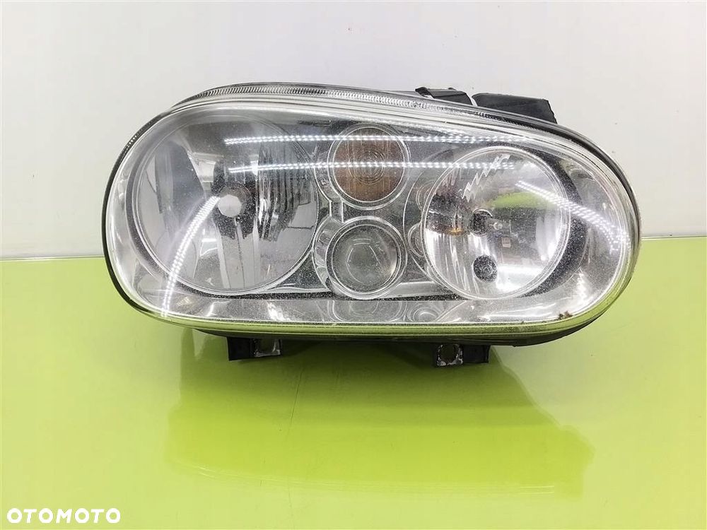 Reflektor lampa przód prawa VW Golf IV 1997-2003 VALEO 1J1941016C 67736940 - 1