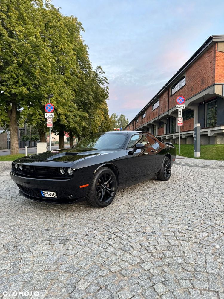 Dodge Challenger - 2