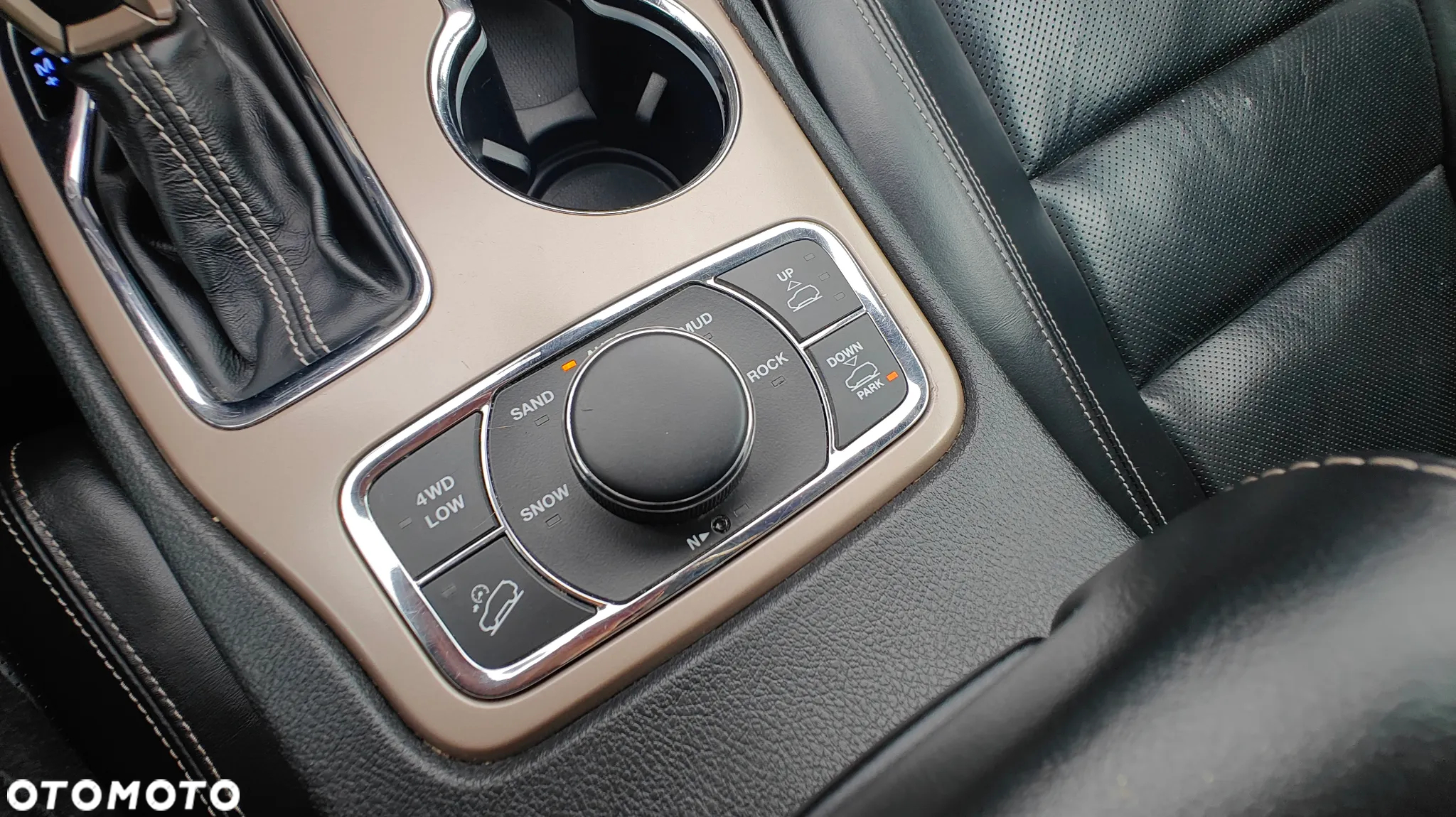 Jeep Grand Cherokee 3.6 V6 Overland Summit - 29