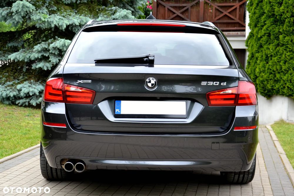 BMW Seria 5 530d xDrive Luxury Line - 11