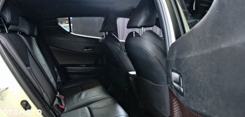 Toyota C-HR Lounge - 12