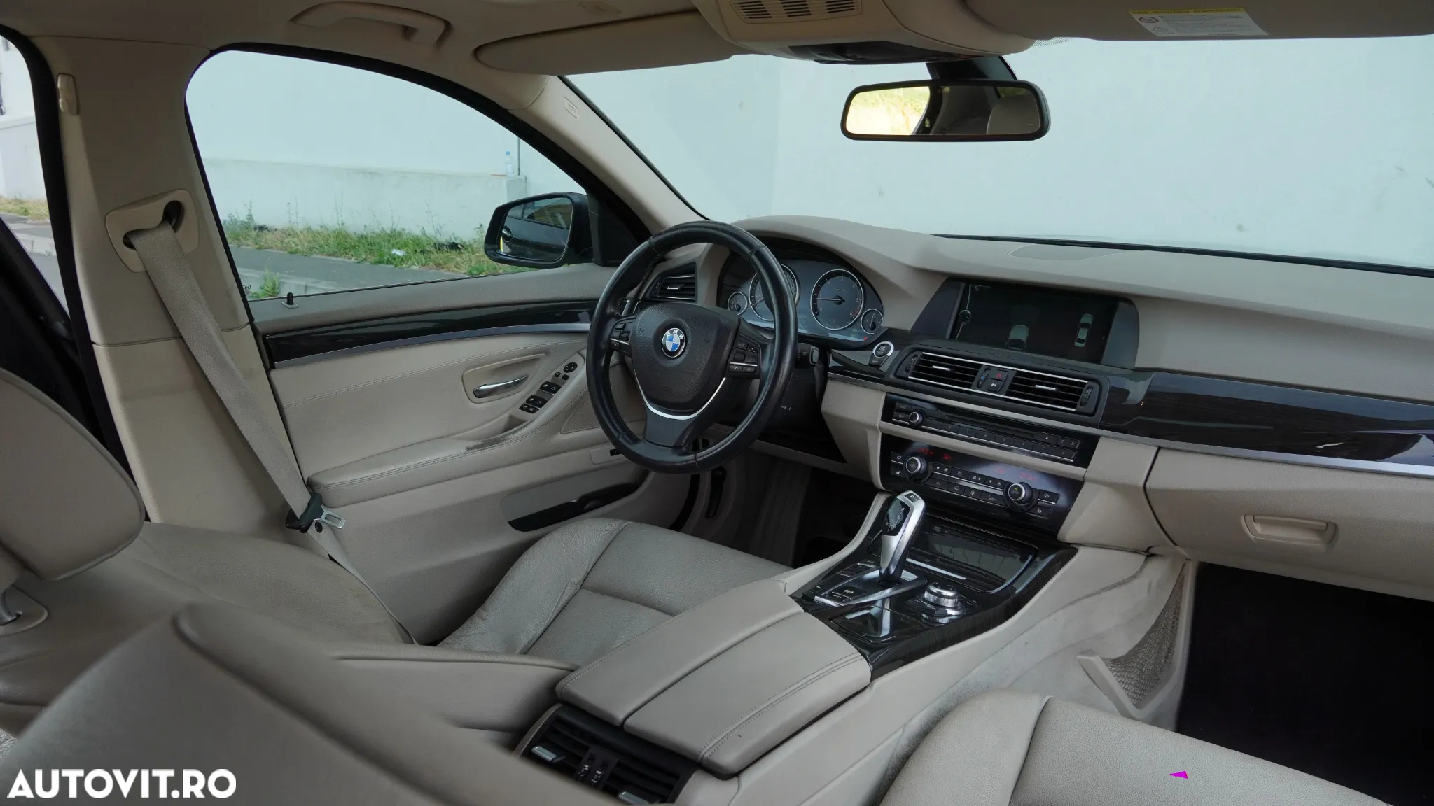 BMW Seria 5 520d - 14