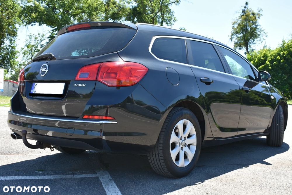 Opel Astra 1.4 Turbo Exklusiv - 4