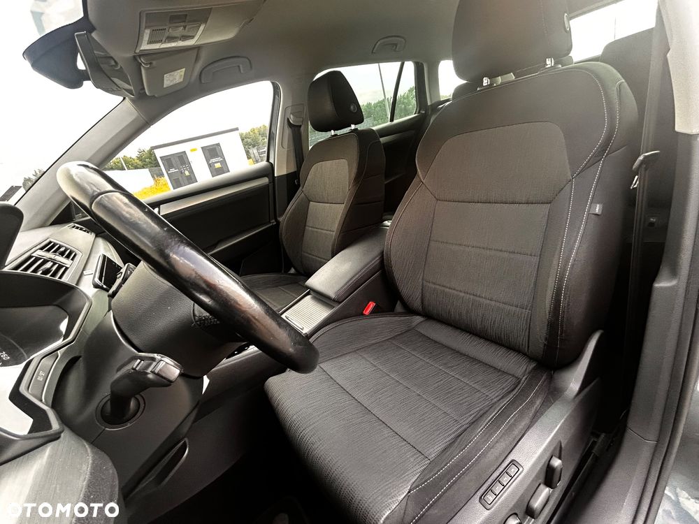 Skoda Superb 2.0 TDI DSG Premium Edition - 26