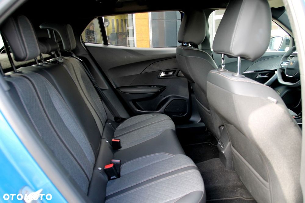 Peugeot 2008 1.2 PureTech Allure S&S EAT8 - 30