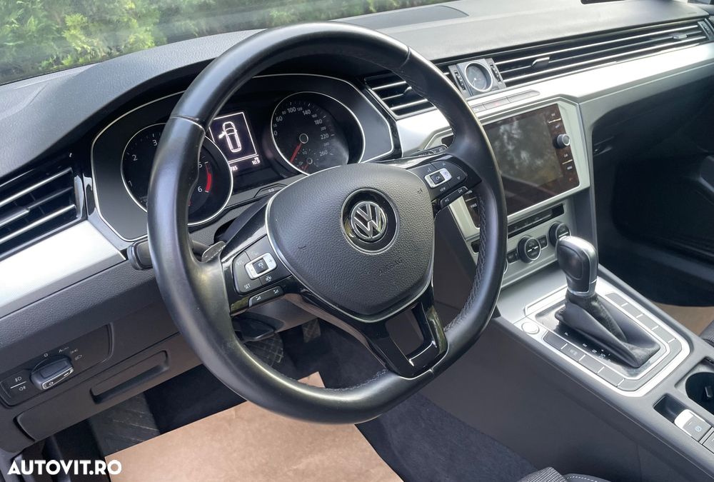 Volkswagen Passat Variant 1.6 TDI (BlueMotion Technology) DSG Trendline - 16