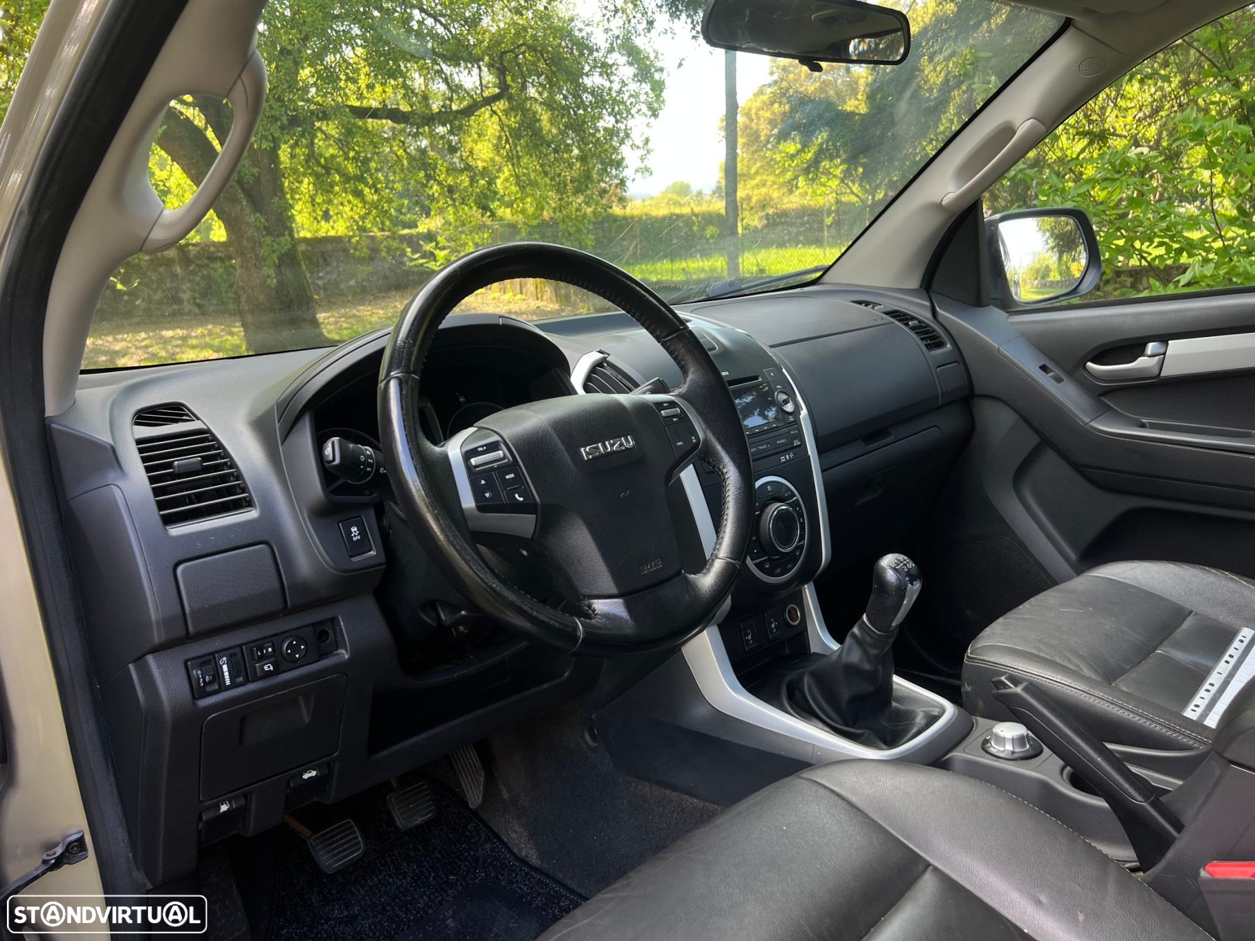 Isuzu D-Max 2.5 DTi CD 4WD LS - 25