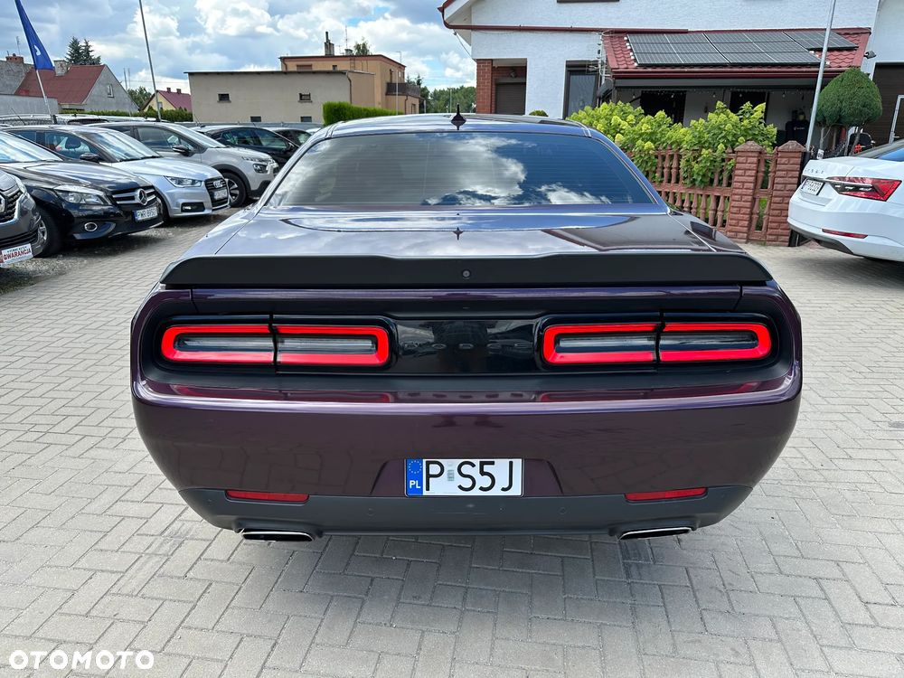 Dodge Challenger - 31