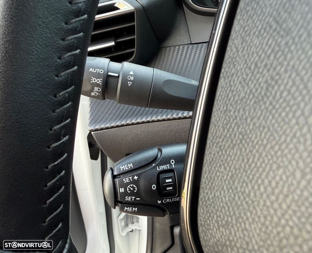 Peugeot 208 1.2 PureTech Active Pack - 10