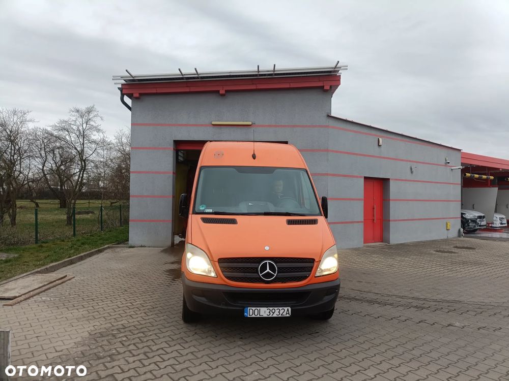 Mercedes-Benz Sprinter - 1