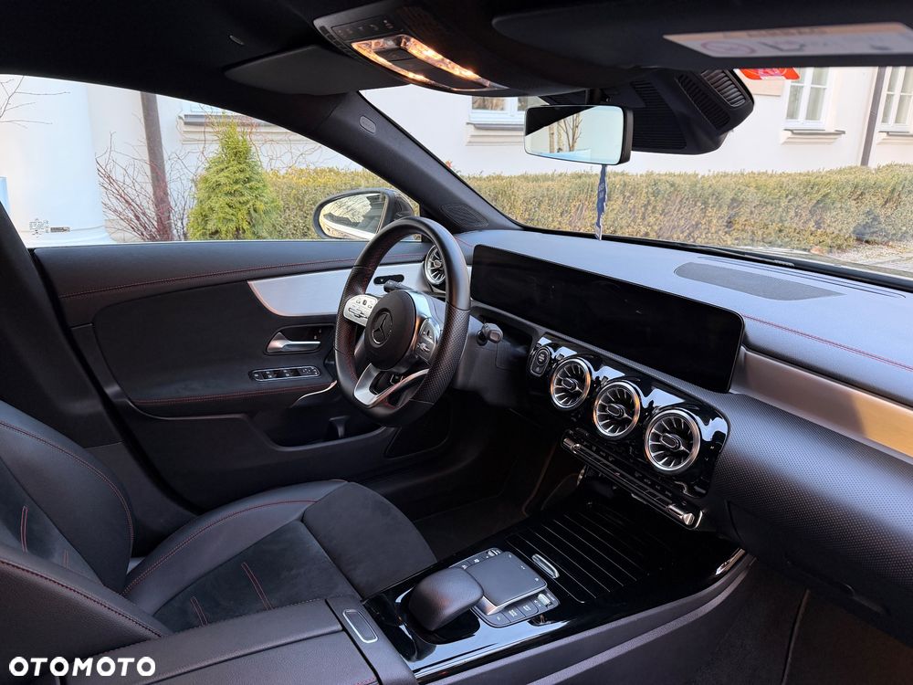 Mercedes-Benz CLA 200 AMG Line 7G-DCT - 21