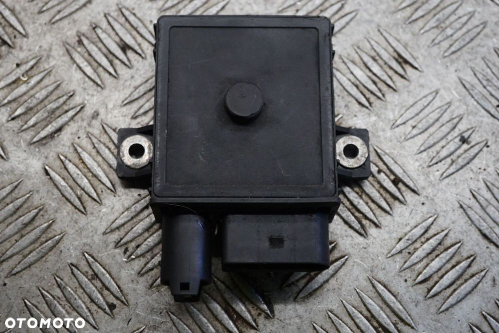 MODUŁ PRZEKAŹNIK ŚWIEC ŻAROWYCH X3 E83 I LIFT 3.0 D  BMW 2006-2010 - 2