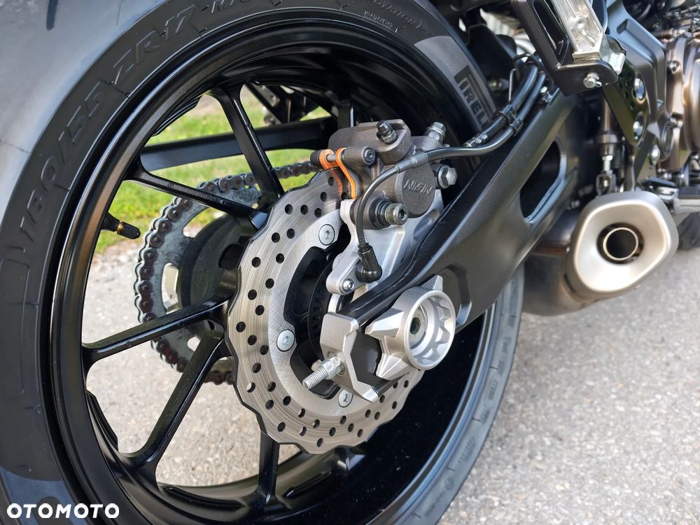 Yamaha MT - 7