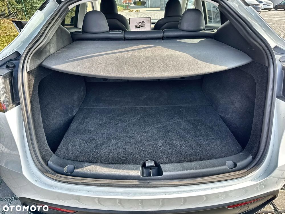 Tesla Y Long Range AWD - 13