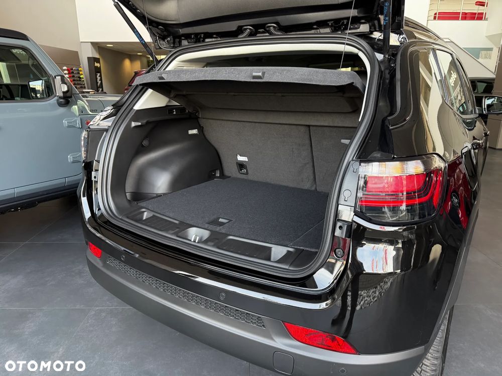 Jeep Compass ver-1-3-t4-phev-4xe-overland-s-s - 5