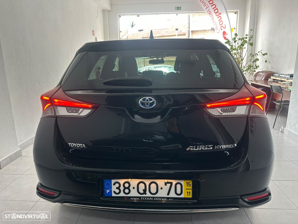 Toyota Auris 1.8 HSD Comfort +P.Sport+Navi - 6