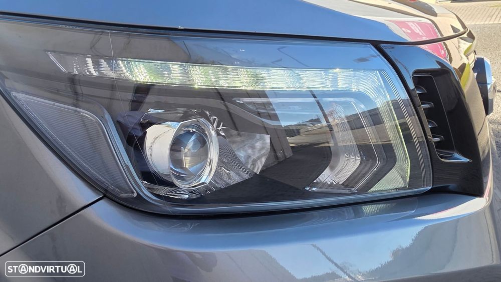 Nissan Navara 2.3 dCi CD 4WD N-Guard Auto - 36