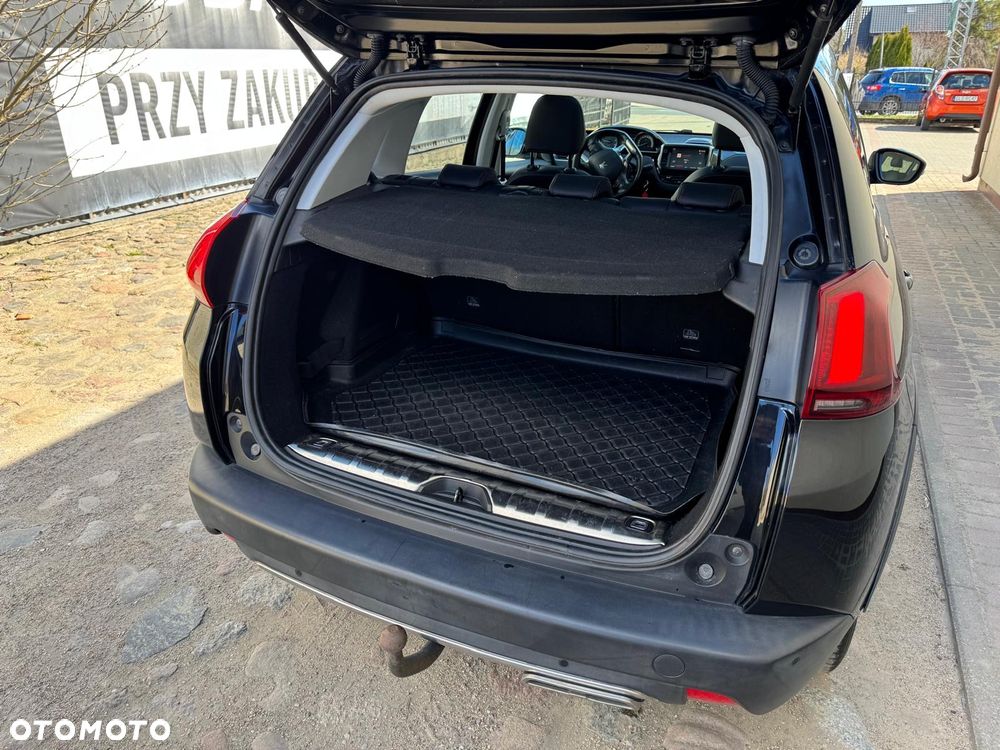 Peugeot 2008 1.6 BlueHDi Allure S&S - 19