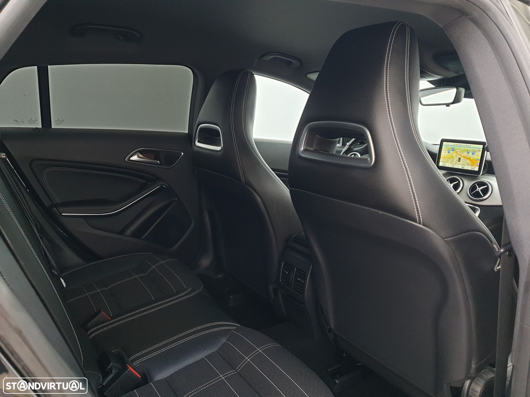 Mercedes-Benz CLA 220 d Shooting Brake Urban Aut. - 28