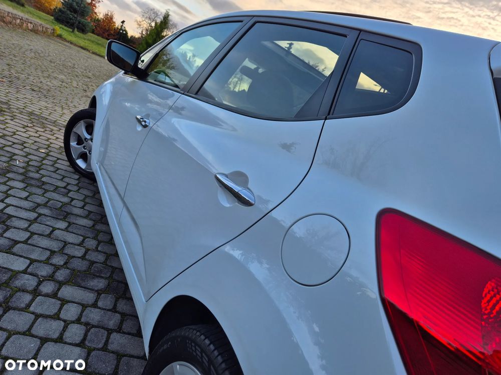 Kia Venga 1.6 CRDi 128 Dream-Team Edition - 12