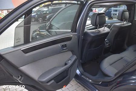 Mercedes-Benz Klasa E 350 CDI DPF 4Matic BlueEFFICIENCY 7G-TRONIC Avantgarde - 34