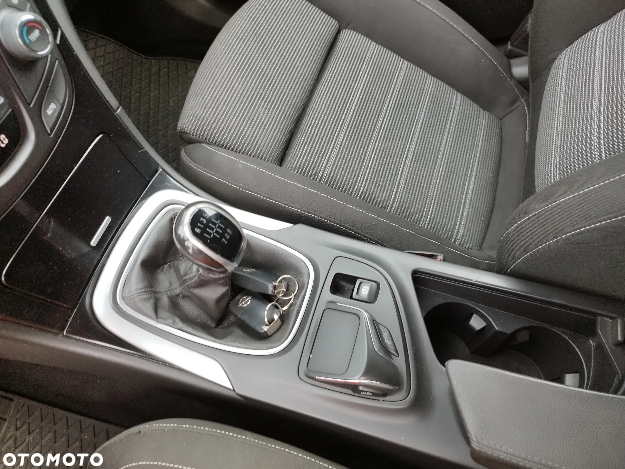 Opel Insignia 2.0 CDTI Cosmo S&S - 28