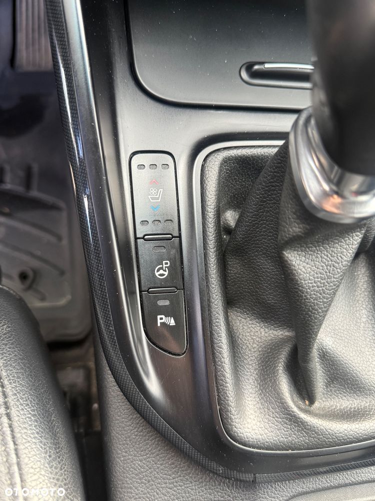 Kia Carens 1.7 CRDi 136 Dream Team Edition - 8