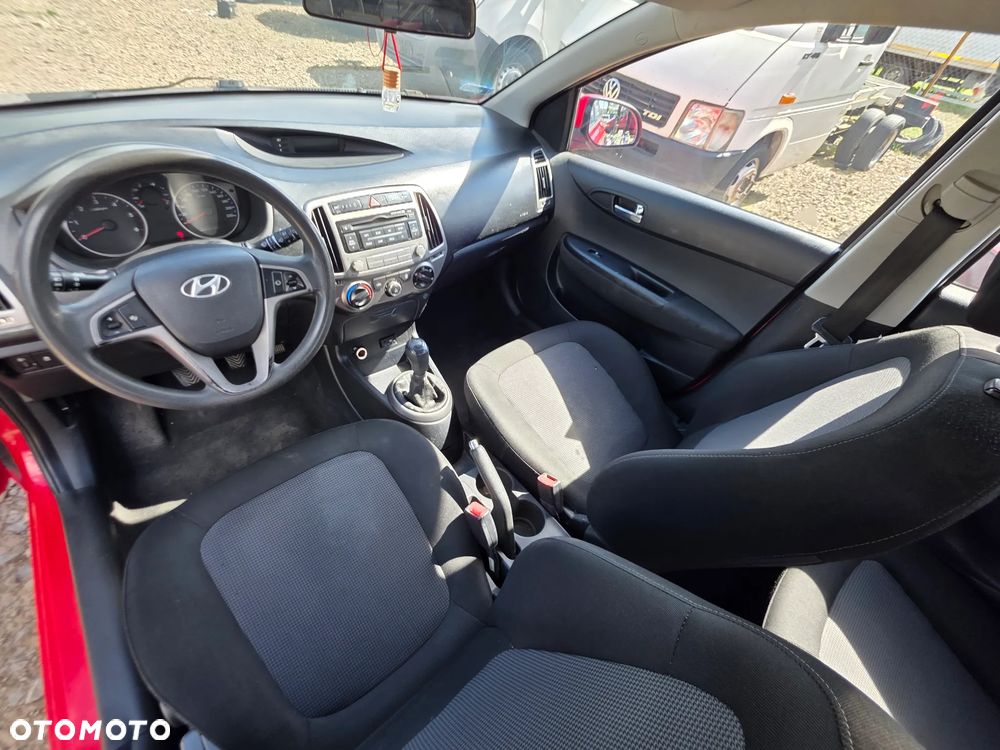 Hyundai i20 1.1 CRDi Comfort - 11