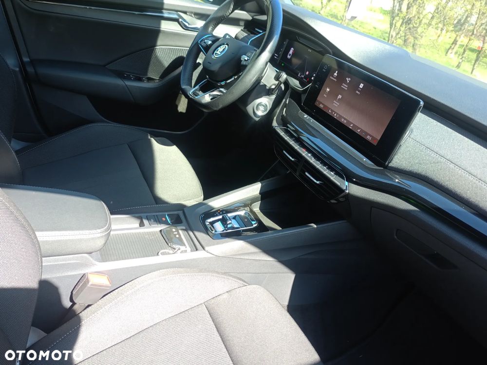 Skoda Octavia 2.0 TDI DSG Sportline - 18