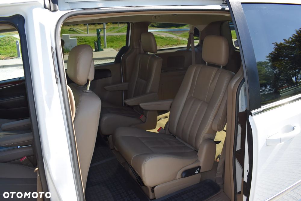 Chrysler Town & Country 3.6 Touring - 17