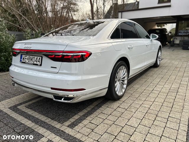 Audi A8 - 4