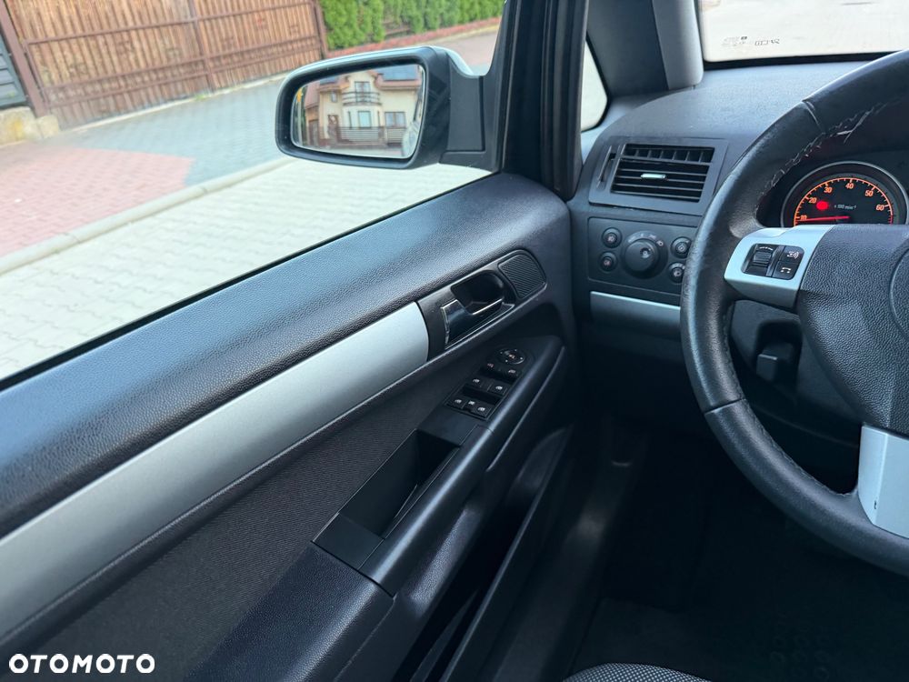 Opel Zafira 1.8 Easytronic Family Plus - 26