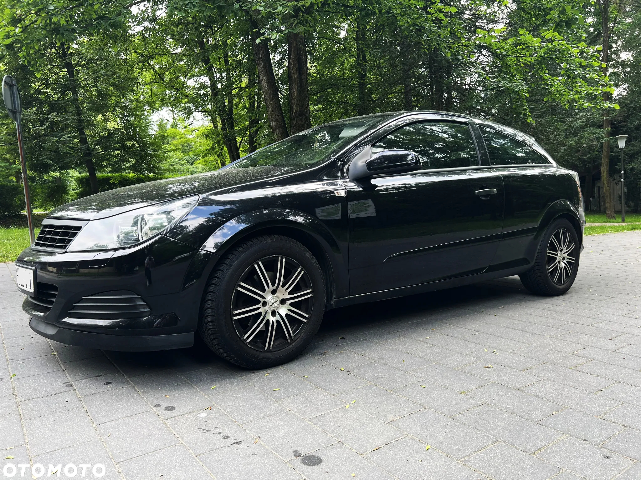 Opel Astra GTC 1.4 - 4