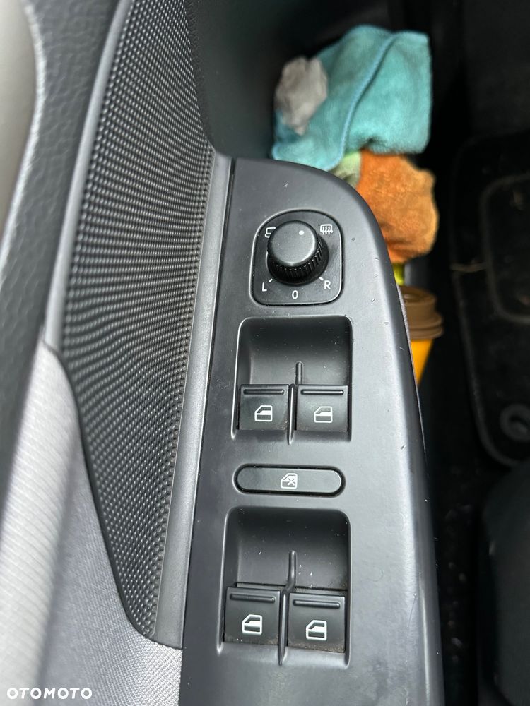 Volkswagen Golf V 1.9 TDI Comfortline - 12