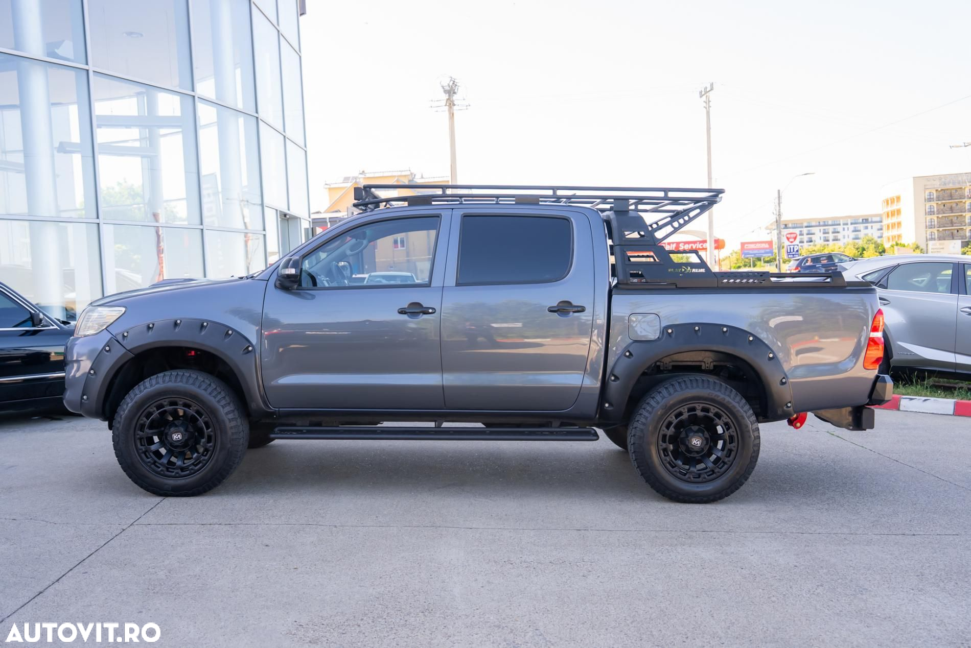 Toyota Hilux 4x4 Cabina Dubla Style+ Aut. - 10