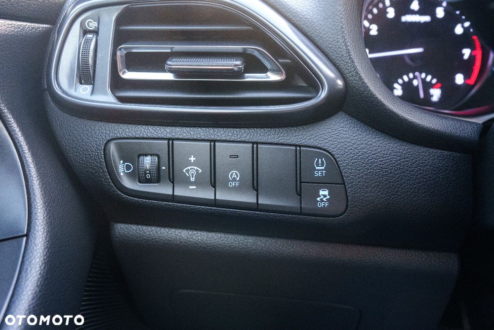 Hyundai i30 1.5 T-GDI 48V-Hybrid N-Line - 26