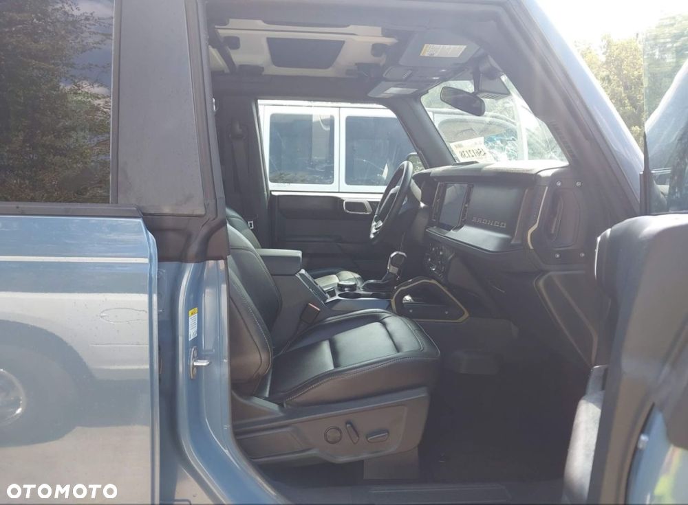 Ford Bronco - 9