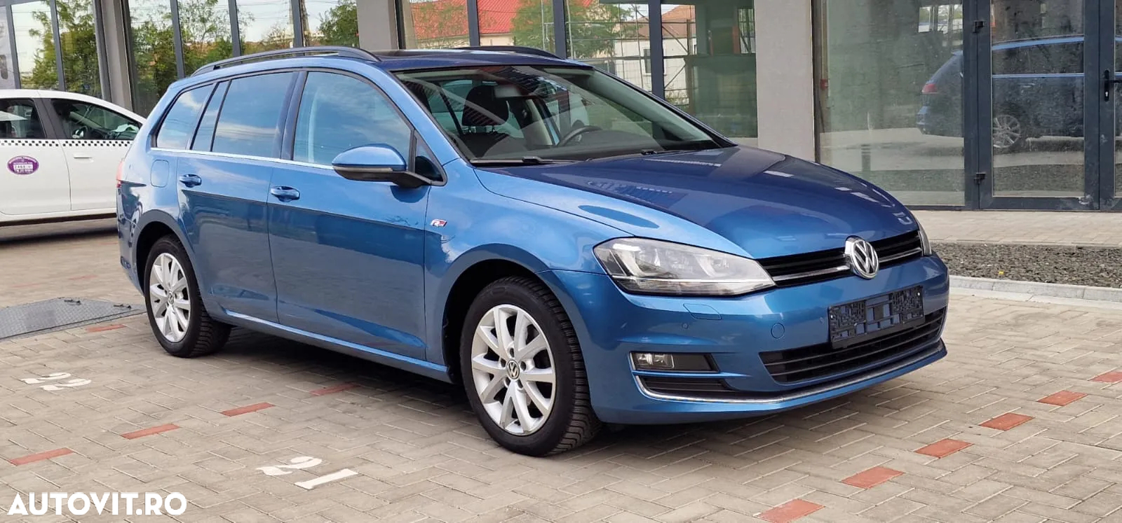 Volkswagen Golf - 2