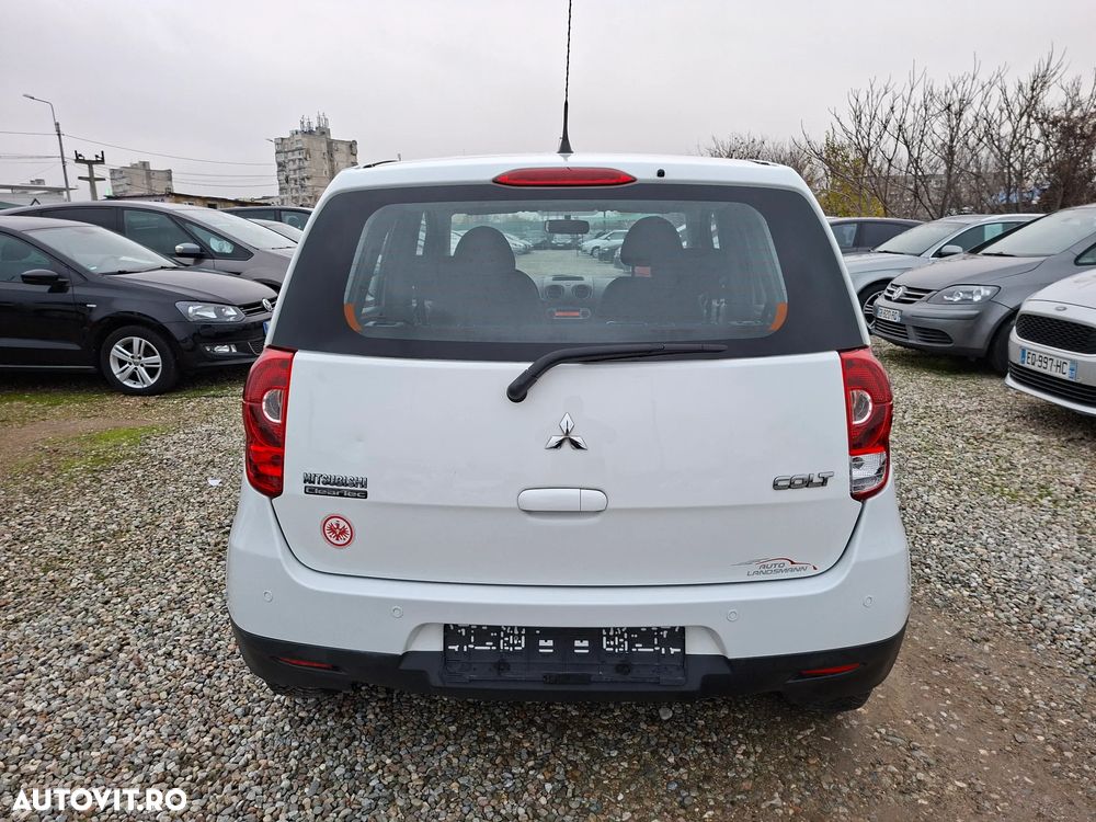 Mitsubishi Colt - 10