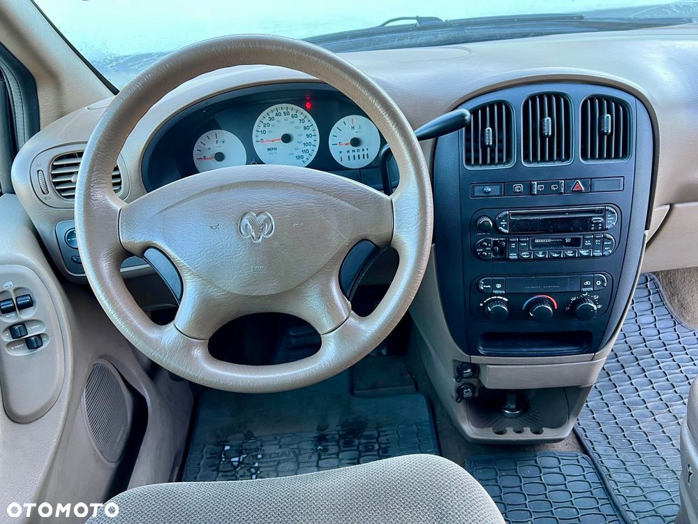 Dodge Caravan - 11