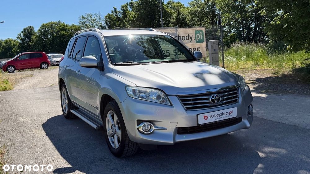 Toyota RAV4 2.2 D-4D Premium - 10