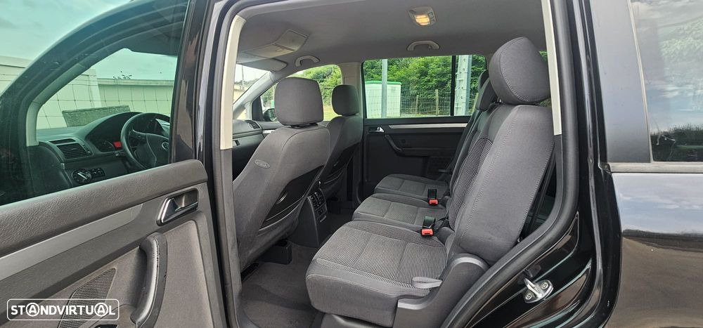 VW Touran 2.0 TDI Highline 7L - 18