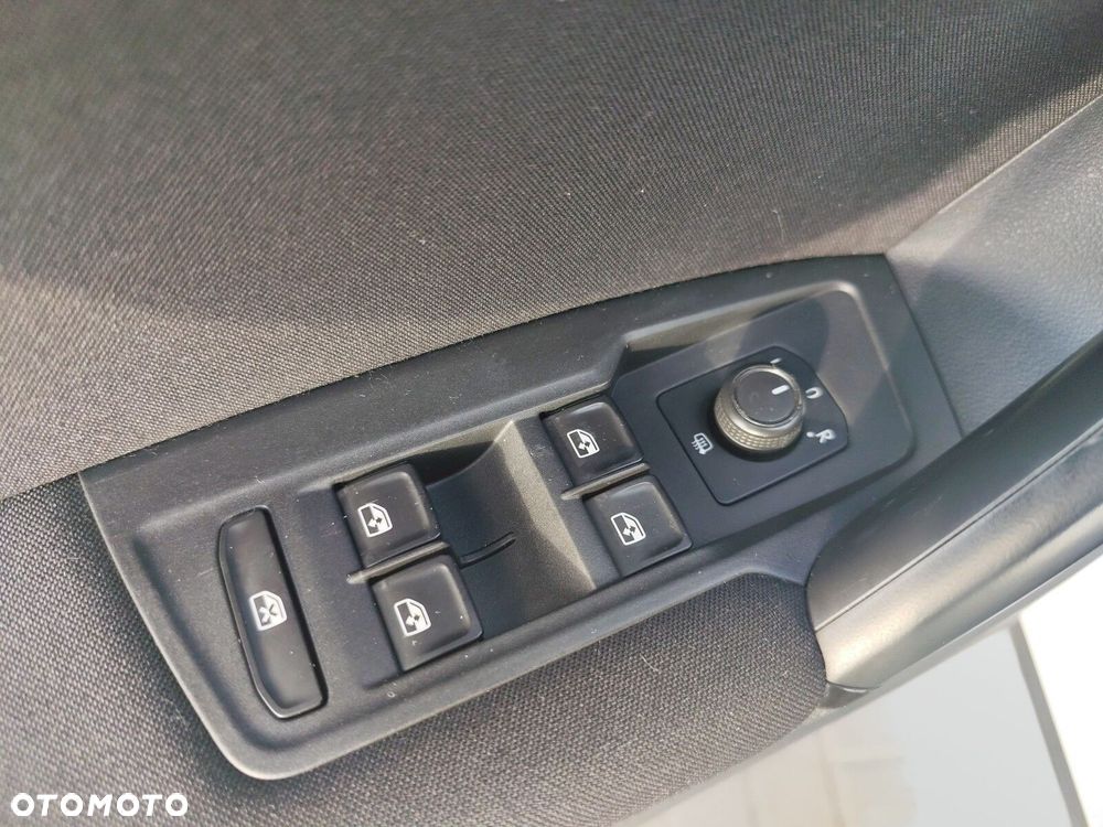 Volkswagen Tiguan - 11