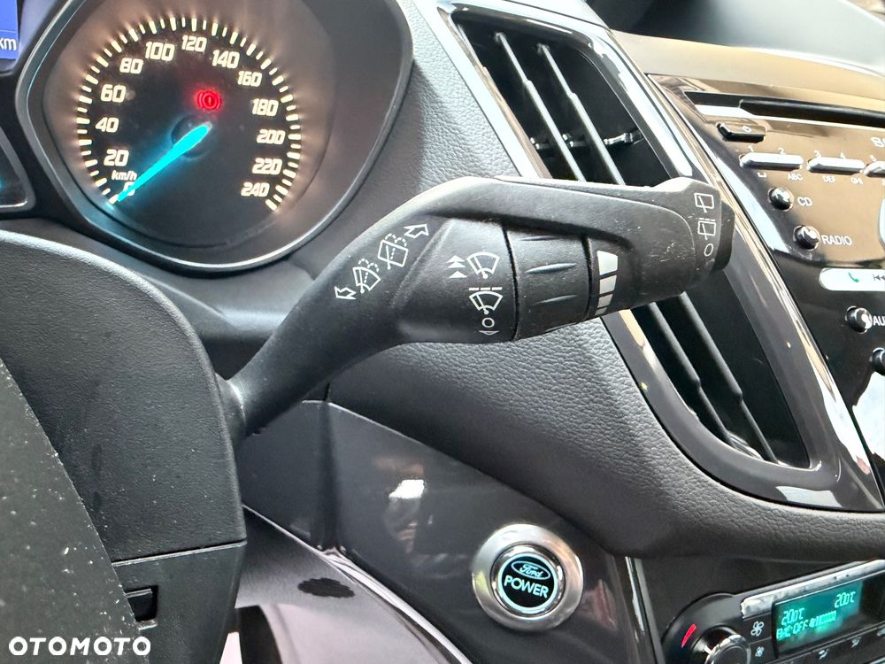 Ford Kuga - 32
