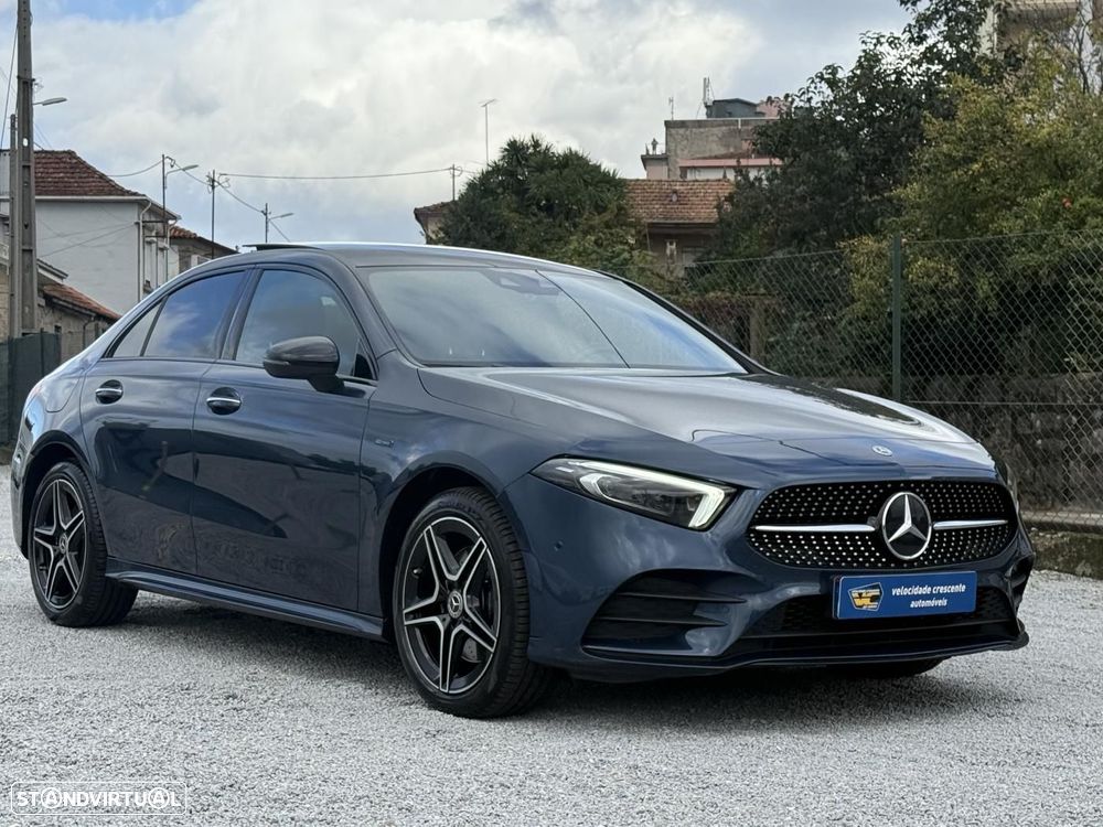 Mercedes-Benz A 250 Limousine e AMG Line - 1