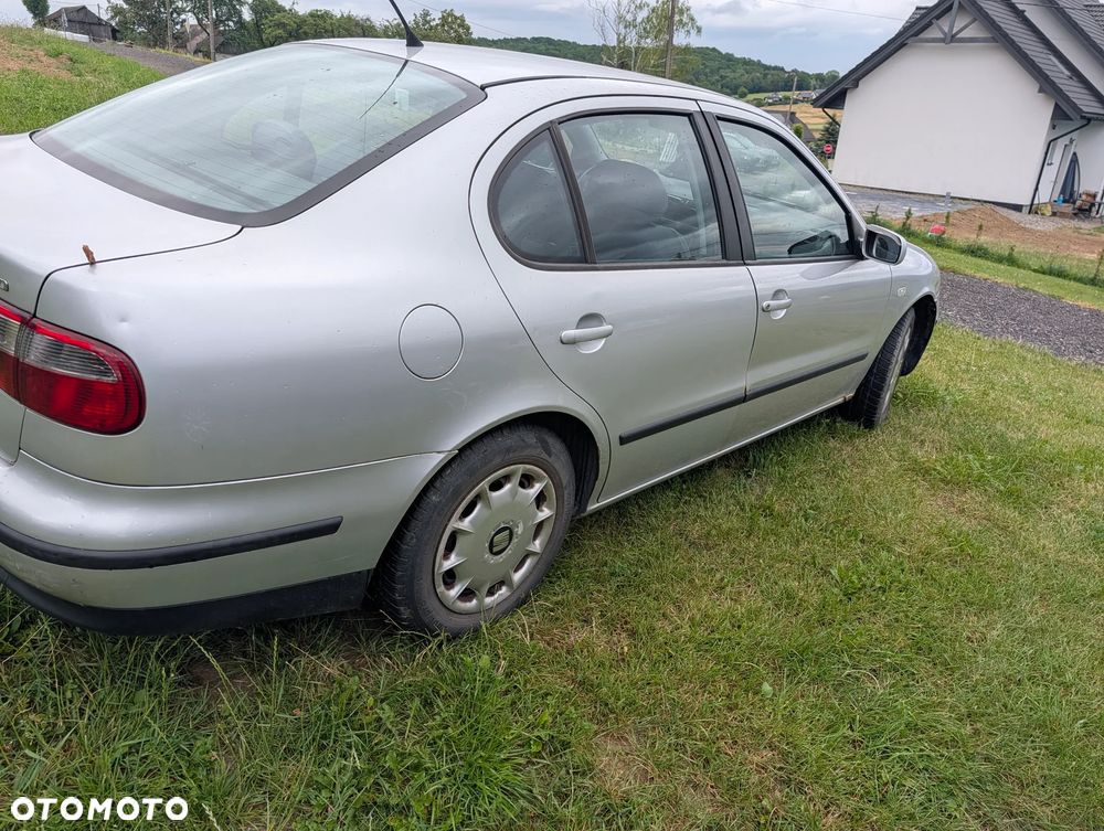 Seat Toledo 1.9 TDI Signo - 4
