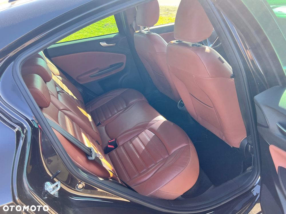 Alfa Romeo Giulietta 2.0 JTDM Exclusive TCT - 11