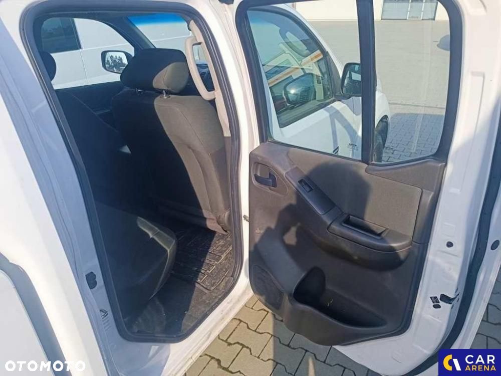 Nissan Navara 2.5 D XE 140 - 23