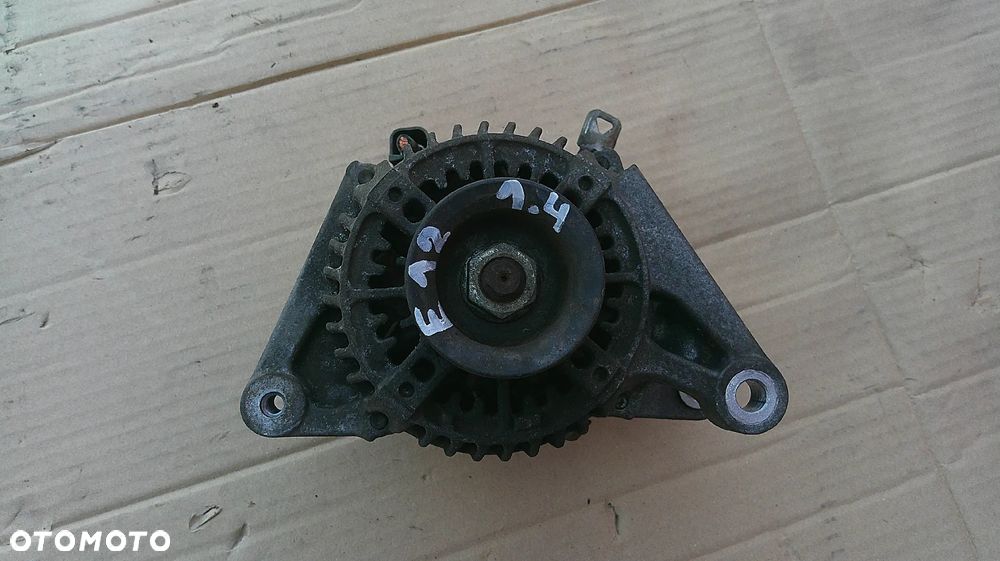 TOYOTA COROLLA E12 1.6 ALTERNATOR - 1