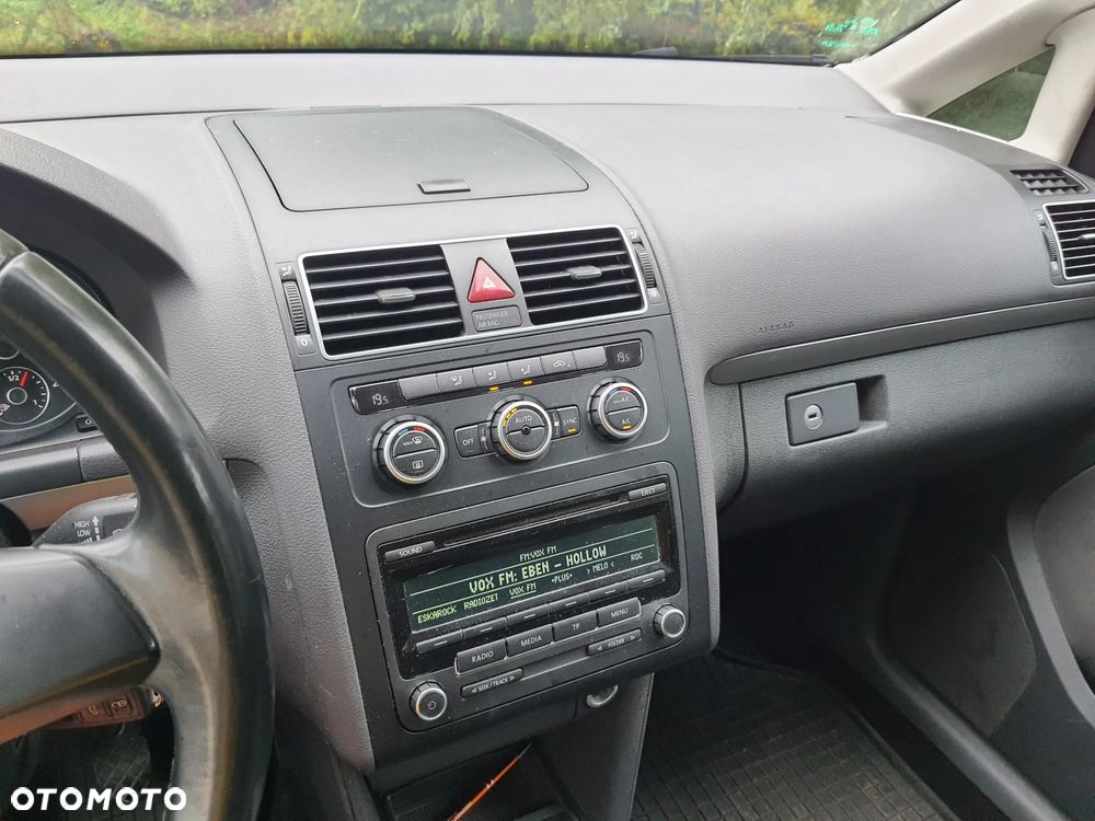 Volkswagen Touran 1.6 TDI DPF BlueMotion Technology Comfortline - 13